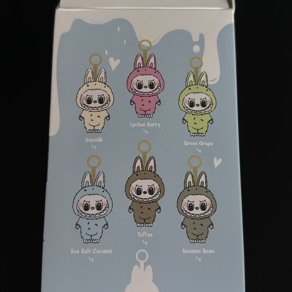 Pop Mart Exciting Macaron Vinyl Face The Monsters - Lychee Berry - Picture 5 of 5